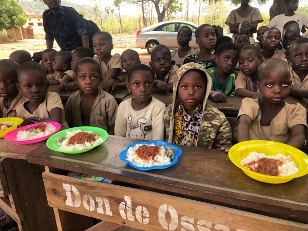 Bildung geht auch durch den Magen – neues Projekt: Schulessen